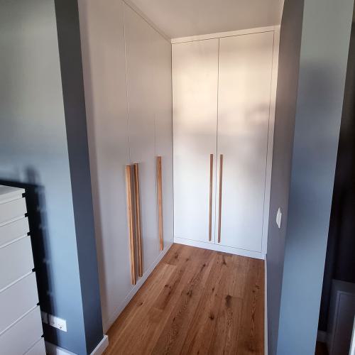 Einbauschrank | Weiß und Holz 